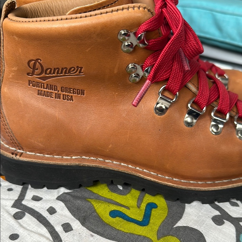 Danner Tan Leather Lace-Up Boots with Red Laces - Picture 4 of 5